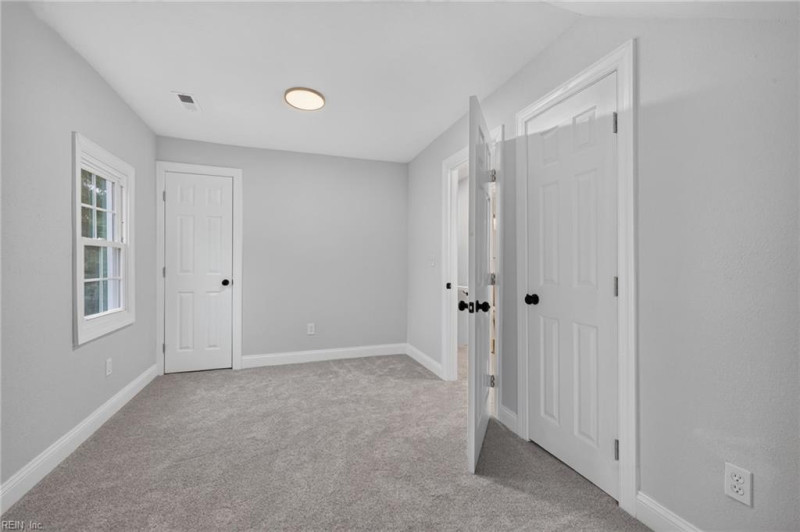 Photo 16 of 24 residential for sale in Portsmouth virginia