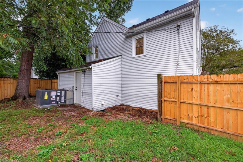 Photo 21 of 24 residential for sale in Portsmouth virginia