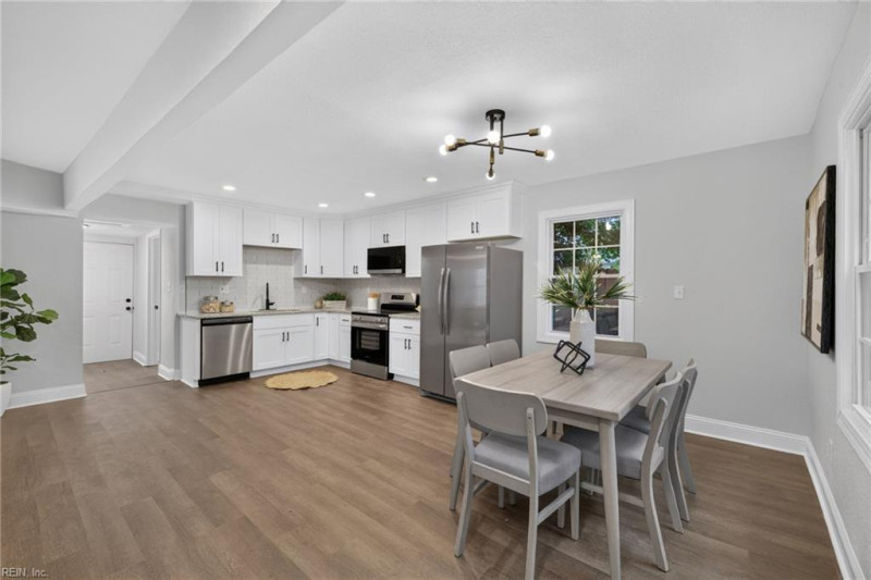 Photo 3 of 24 residential for sale in Portsmouth virginia