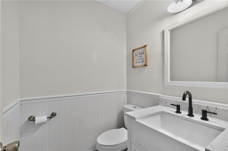 Photo 10 of 43 residential for sale in Virginia Beach virginia