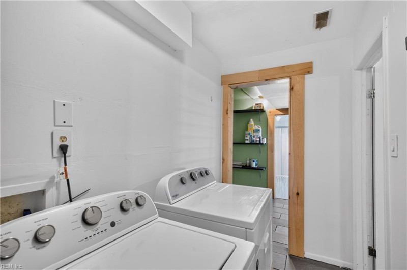 Photo 14 of 43 residential for sale in Virginia Beach virginia