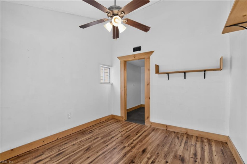 Photo 17 of 43 residential for sale in Virginia Beach virginia