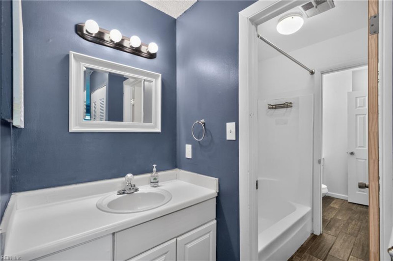 Photo 21 of 43 residential for sale in Virginia Beach virginia