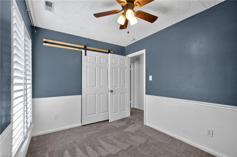 Photo 25 of 43 residential for sale in Virginia Beach virginia