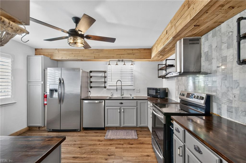 Photo 4 of 43 residential for sale in Virginia Beach virginia