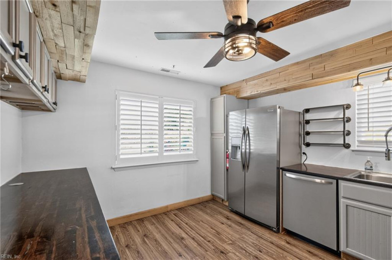Photo 5 of 43 residential for sale in Virginia Beach virginia