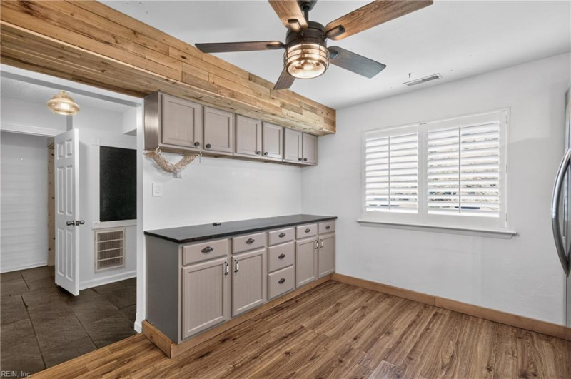Photo 6 of 43 residential for sale in Virginia Beach virginia