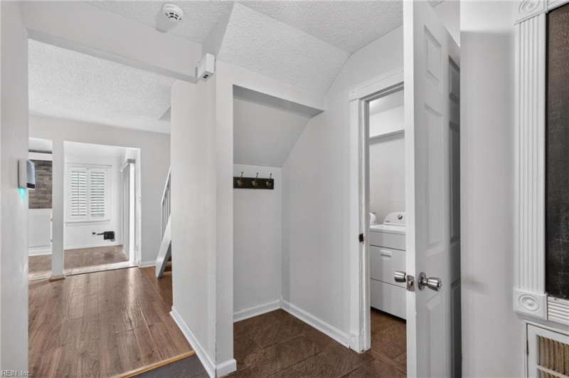 Photo 7 of 43 residential for sale in Virginia Beach virginia