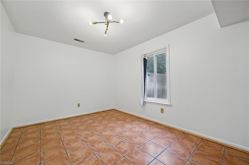 Photo 11 of 35 residential for sale in Newport News virginia