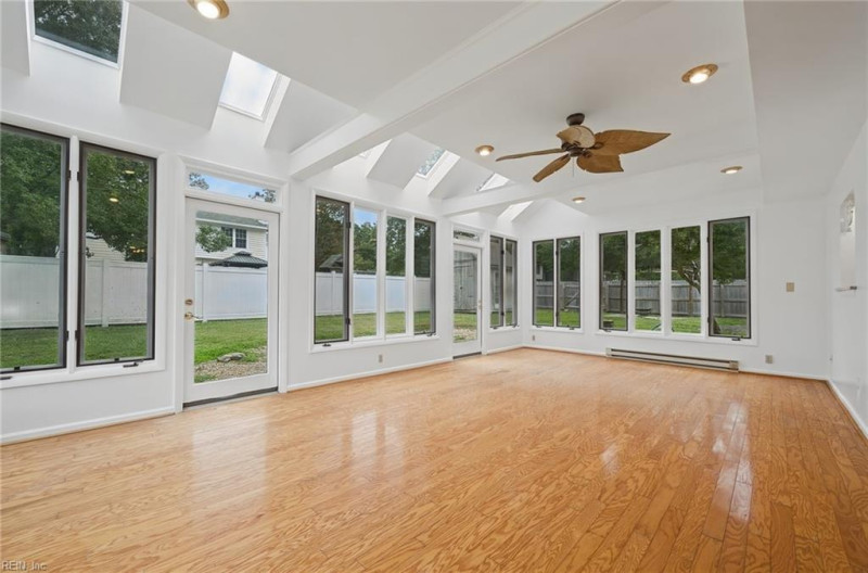 Photo 5 of 35 residential for sale in Newport News virginia