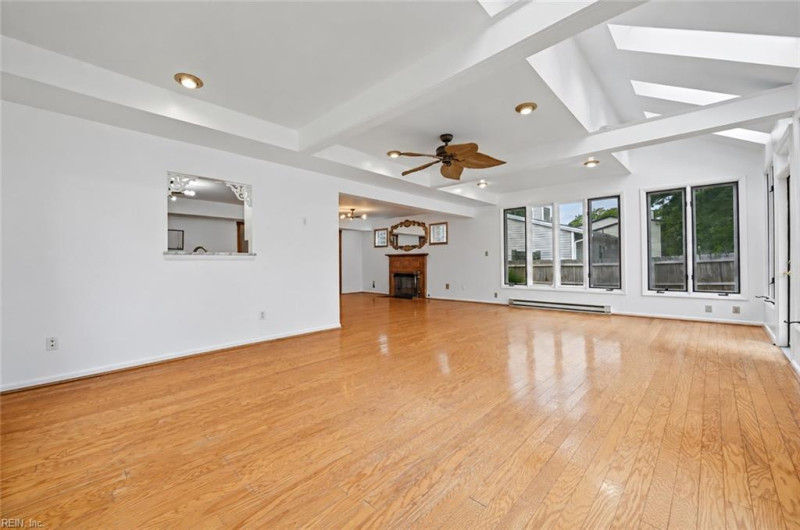 Photo 6 of 35 residential for sale in Newport News virginia