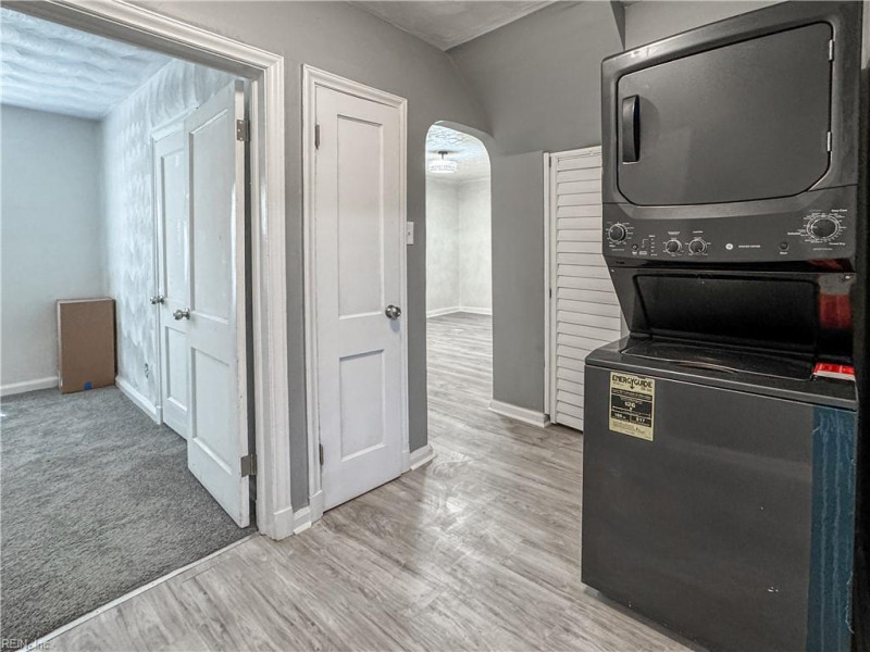 Photo 13 of 39 residential for sale in Portsmouth virginia