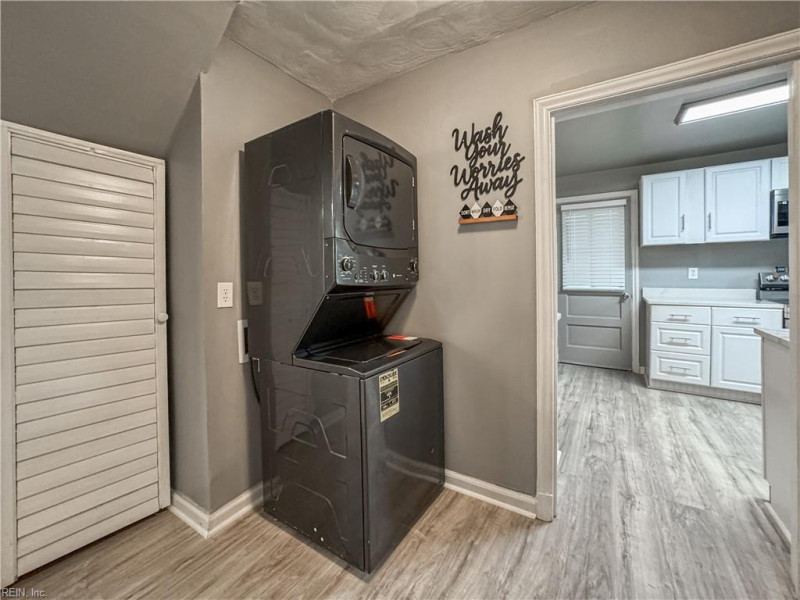 Photo 14 of 39 residential for sale in Portsmouth virginia