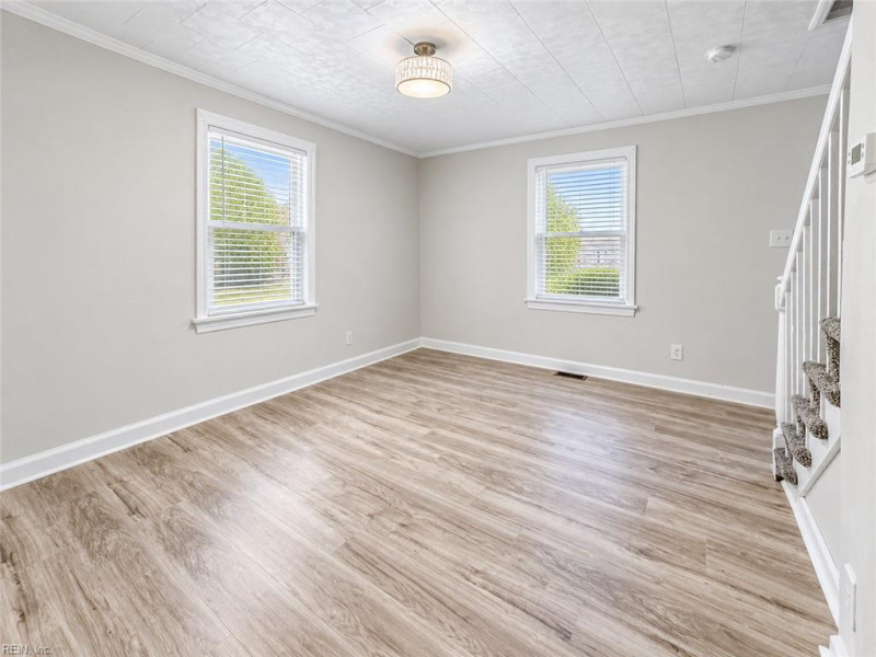 Photo 18 of 39 residential for sale in Portsmouth virginia