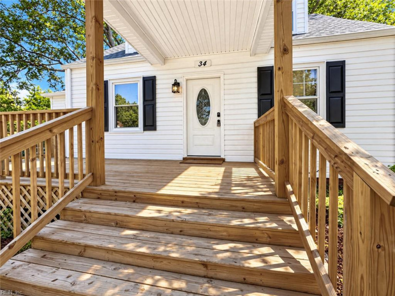 Photo 2 of 39 residential for sale in Portsmouth virginia