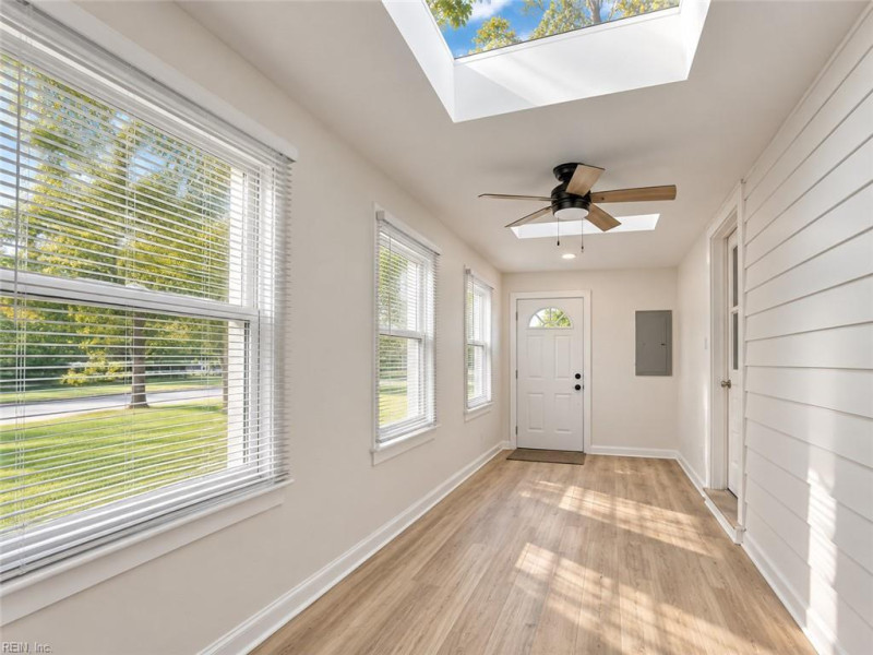Photo 29 of 39 residential for sale in Portsmouth virginia