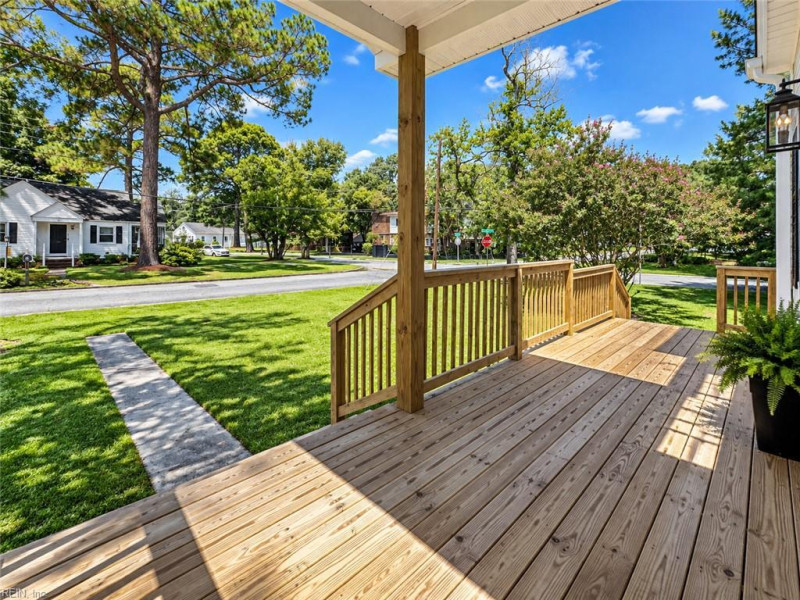 Photo 3 of 39 residential for sale in Portsmouth virginia