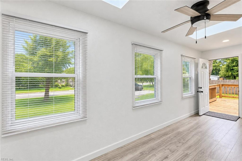 Photo 31 of 39 residential for sale in Portsmouth virginia
