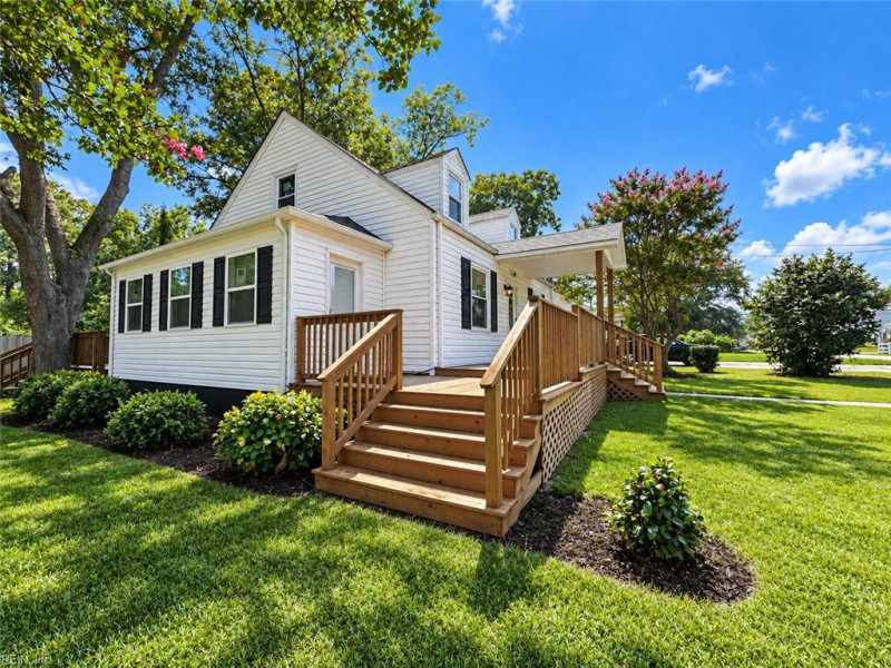 Photo 34 of 39 residential for sale in Portsmouth virginia