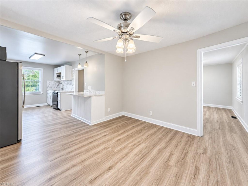 Photo 5 of 39 residential for sale in Portsmouth virginia