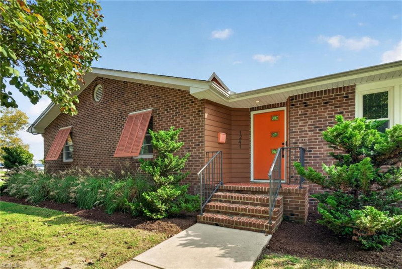 Photo 2 of 34 residential for sale in Norfolk virginia