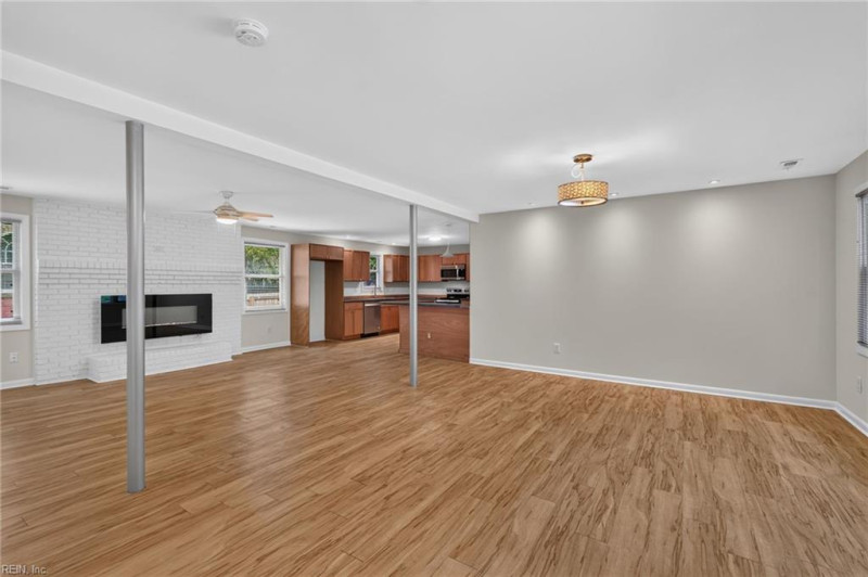 Photo 4 of 34 residential for sale in Norfolk virginia