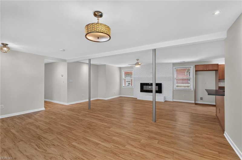 Photo 5 of 34 residential for sale in Norfolk virginia