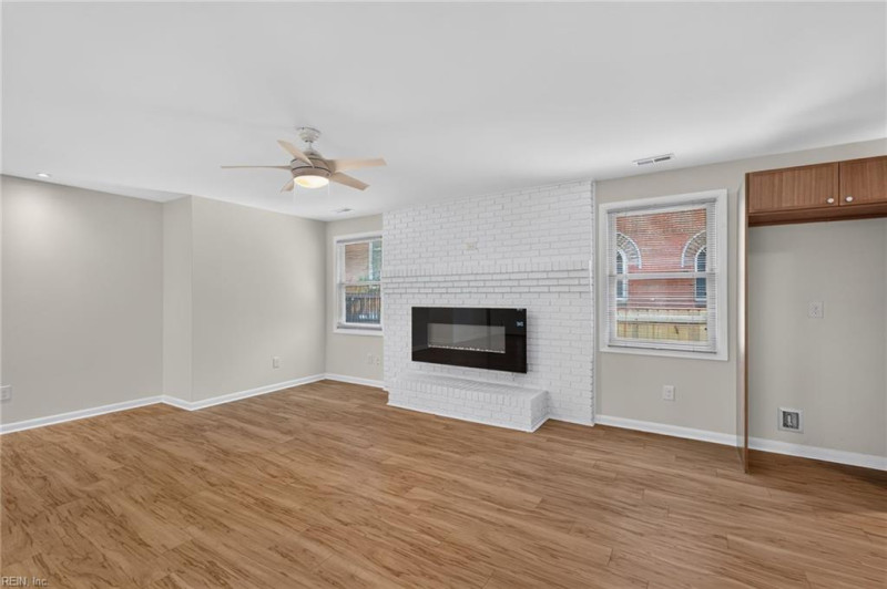 Photo 7 of 34 residential for sale in Norfolk virginia