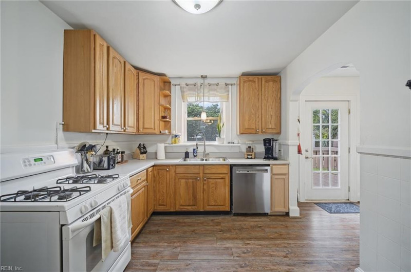 Photo 11 of 28 residential for sale in Portsmouth virginia