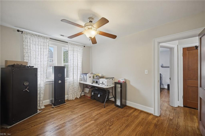 Photo 17 of 28 residential for sale in Portsmouth virginia