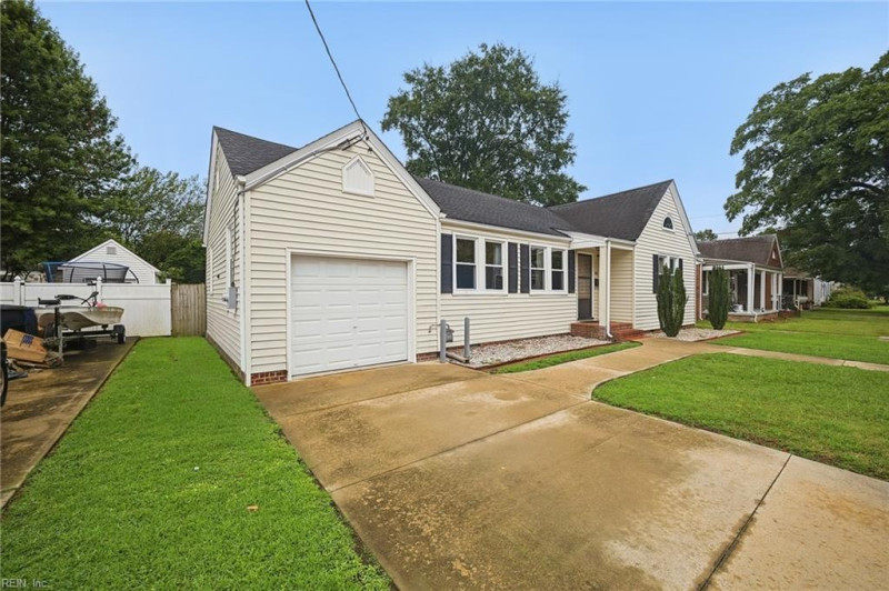 Photo 2 of 28 residential for sale in Portsmouth virginia