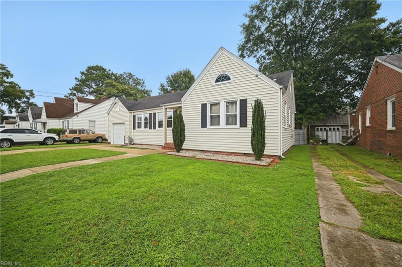 Photo 3 of 28 residential for sale in Portsmouth virginia