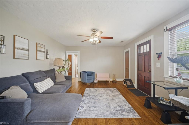 Photo 7 of 28 residential for sale in Portsmouth virginia
