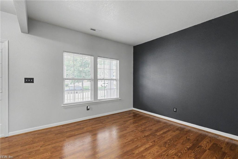 Photo 7 of 40 residential for sale in Suffolk virginia