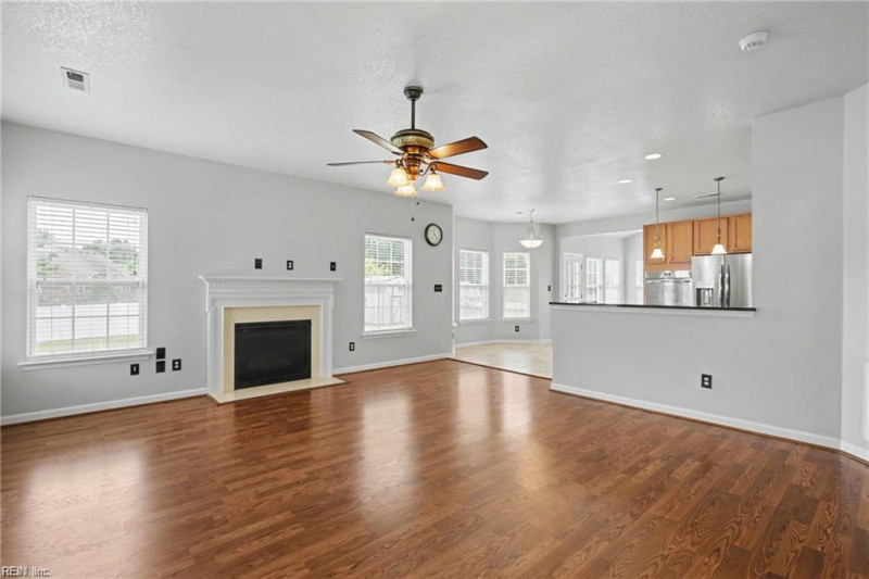 Photo 9 of 40 residential for sale in Suffolk virginia