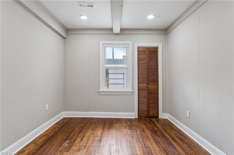 Photo 10 of 27 residential for sale in Newport News virginia