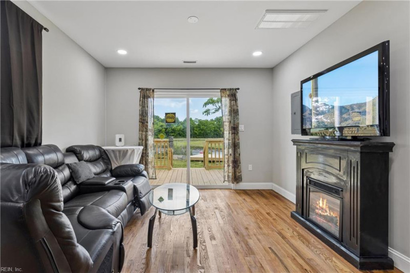 Photo 18 of 27 residential for sale in Newport News virginia