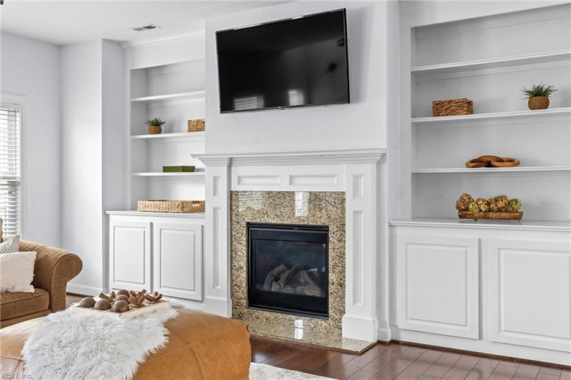 Photo 14 of 34 residential for sale in Virginia Beach virginia