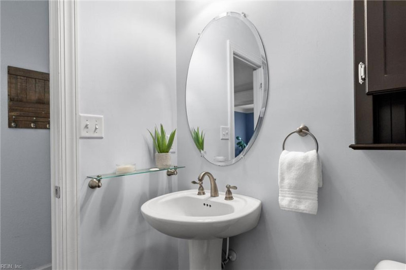 Photo 18 of 34 residential for sale in Virginia Beach virginia