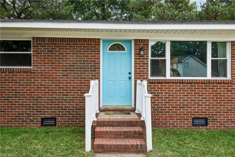 Photo 2 of 32 residential for sale in Chesapeake virginia Photo 2 of 32 residential for sale in Chesapeake virginia