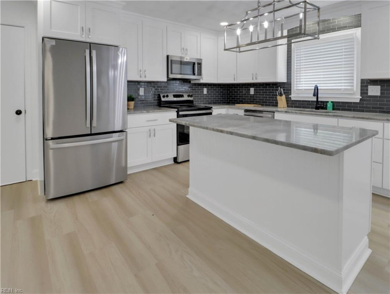 Photo 3 of 24 residential for sale in Virginia Beach virginia