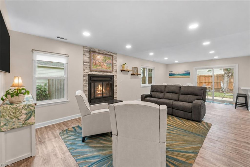 Photo 11 of 40 residential for sale in Virginia Beach virginia