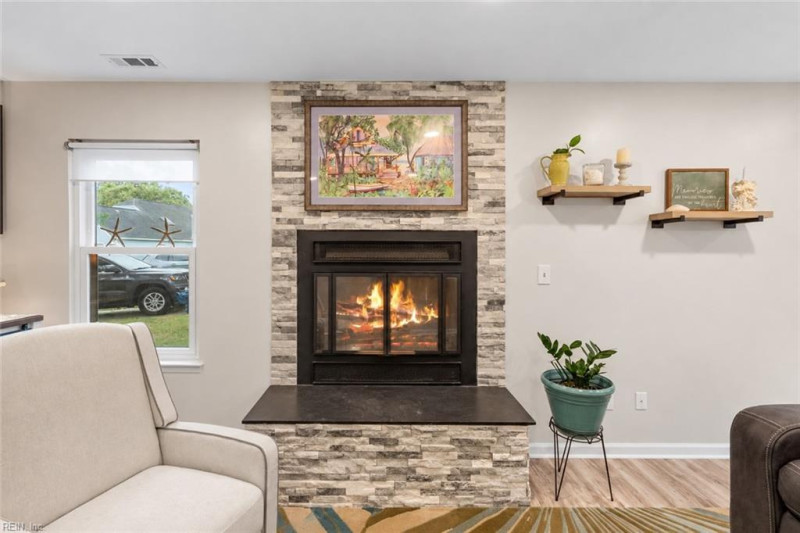 Photo 13 of 40 residential for sale in Virginia Beach virginia