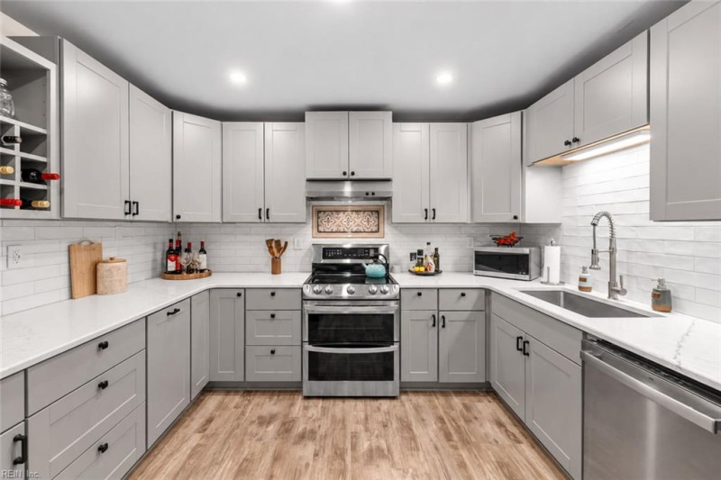 Photo 2 of 40 residential for sale in Virginia Beach virginia