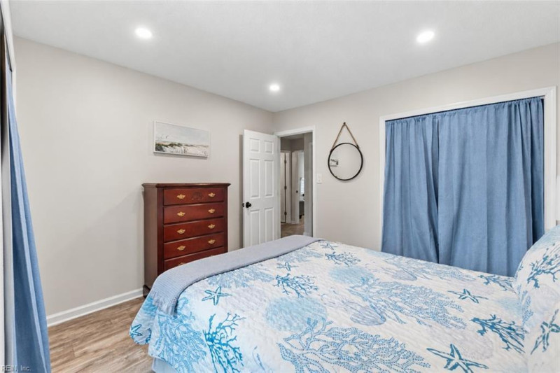 Photo 25 of 40 residential for sale in Virginia Beach virginia
