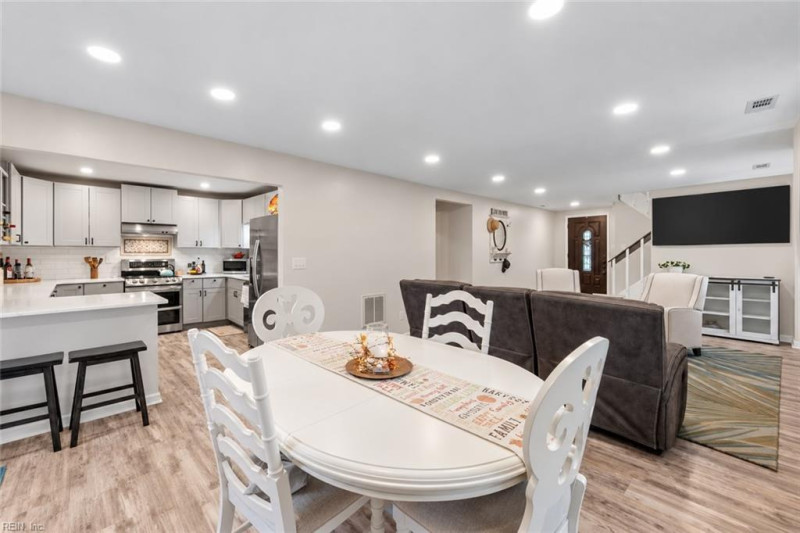 Photo 7 of 40 residential for sale in Virginia Beach virginia