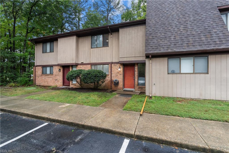 Photo 3 of 35 residential for sale in Newport News virginia