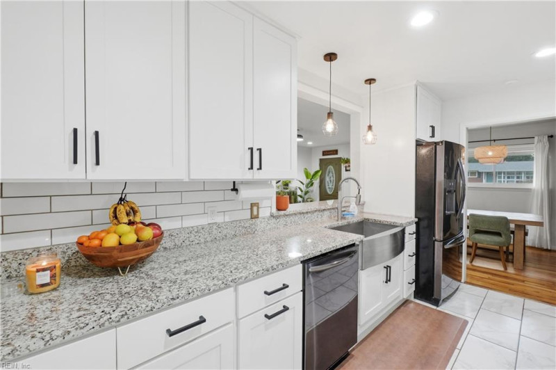 Photo 11 of 38 residential for sale in Virginia Beach virginia