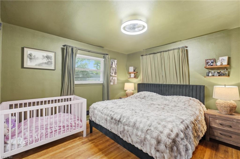 Photo 17 of 38 residential for sale in Virginia Beach virginia