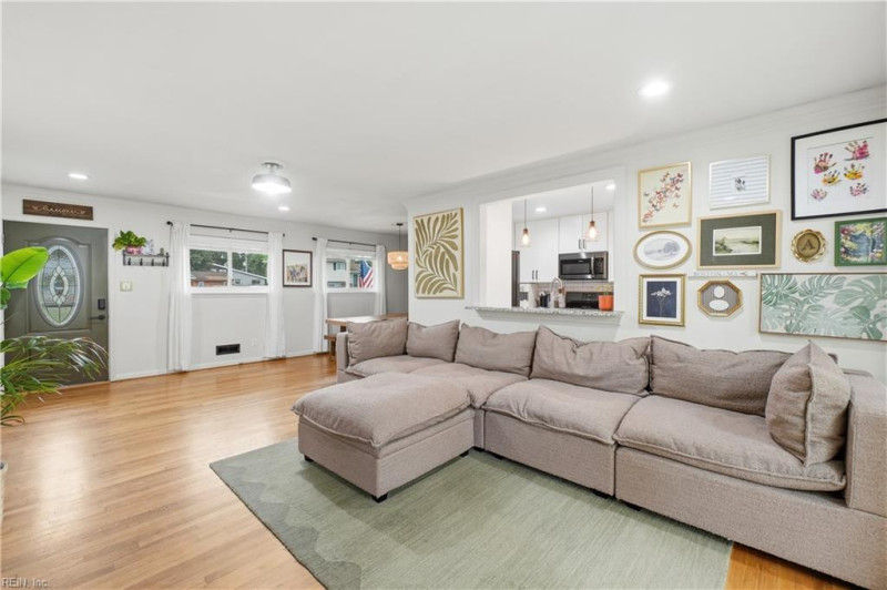 Photo 6 of 38 residential for sale in Virginia Beach virginia